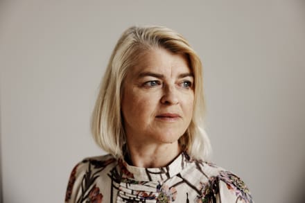 »Mens lande omkring os er lykkedes med indsatser i at bekæmpe volden mod specifikt kvinder, har vi ikke villet forholde os tilstrækkeligt til det, fordi vi så os selv som et ligestillet land. Nu kommer den ubekvemme erkendelse: Volden er kønnet, og omfanget er stort,« siger Danners direktør, Mette Marie Yde.