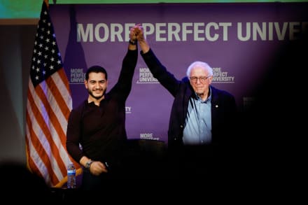 Venstrefløjen er glad. Og måske skyldes glæden på venstrefløjen, at de nye politikere konfronterer virkelige problemer. Her fører Bernie Sanders kampagne med Abdul El-Sayed i Michigan.