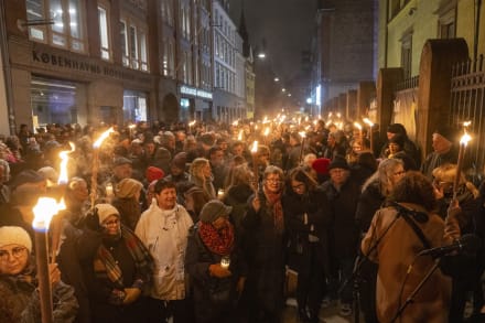 »Det jødiske samfund skal ikke stå alene med det her had. Det er et problem, der berører os alle,« siger Sebastian Jørgensen, der er leder af digital sikkerhed i Nordic Safe Cities, om undersøgelsen. Her er det sidste års optog i København for at mindes Krystalnatten.