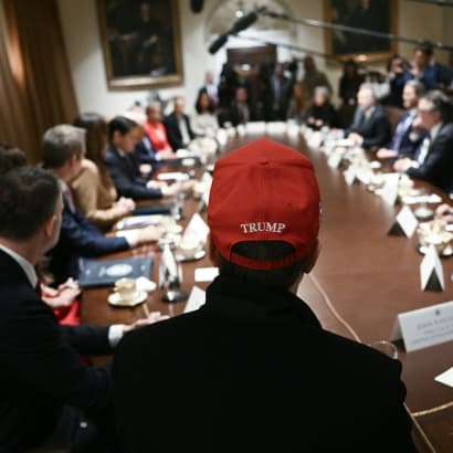 ’Milliardærernes kabinet’ er Trumps regering blevet kaldt. Her er Elon Musk til kabinetsmøde i Det Hvide Hus.