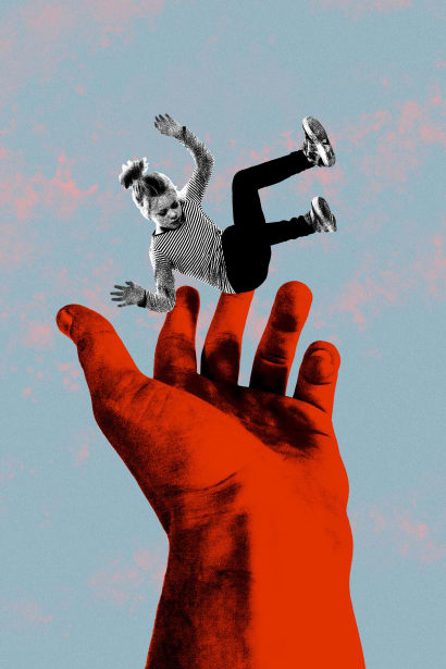 En tvangsanbringelse betyder ikke, at kommunen bare fjerner barnet og lader for&aelig;ldrene sejle i deres egen s&oslash;. Tv&aelig;rtimod bliver der sat massive ressourcer ind for at st&oslash;tte og vejlede for&aelig;ldre