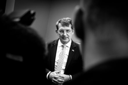 Lovforslaget, der blev førstebehandlet torsdag, skal blandt andet give forsvarsministeren mulighed for at se bort fra anden lovgivning og fjerne muligheden for, at borgere kan klage over gennemførelse af »konkrete bygge- og anlægsprojekter.