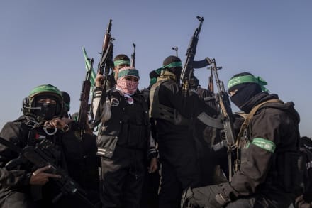 Det israelske gidsel Arbel Yehud overdrages den 30. januar 2025 til Røde Kors som led i en gidseludvekslingsaftale mellem Hamas og Israel.