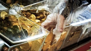 Regeringen bør droppe påstanden om, at billigere chokolade og kaffe får folk til at arbejde mere