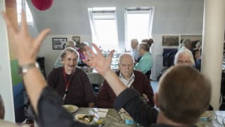 København er blevet for dyrt at bo i. Lad ældre og unge bo sammen