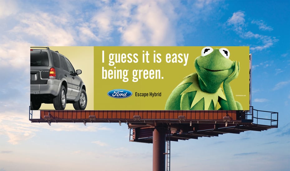 Tegneseriefiguren Kermit the Frog blev brugt i reklamer til at understrege bæredygtigheden af Ford Escape-hybridbilen fra 2006.