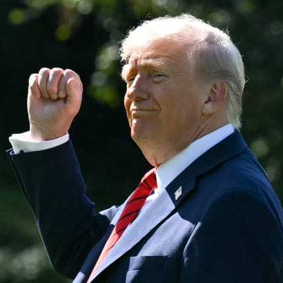 Trumps metode er ikke konventionel, men bygger på, at de andre parter er bange for, hvad han kan finde på, hvis han ikke får sin vilje, skriver Rune Lykkeberg.