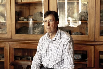 »Jeg så et liv for mig, hvor man om sommeren tog på eventyr i naturen, mens man om vinteren, når der var mørkt og koldt, fordybede sig med bøgerne og sine opdagelser,« fortæller geologiprofessor Minik Rosing om sit studievalg.
