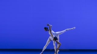 Mange kom tydeligvis for at se Ida Praetorius, og hun dansede da også inderligheden frem i et rodet program