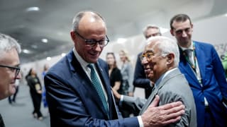 I Brasilien talte Merz klimakampen op. Derhjemme nøler hans regering med den grønne omstilling