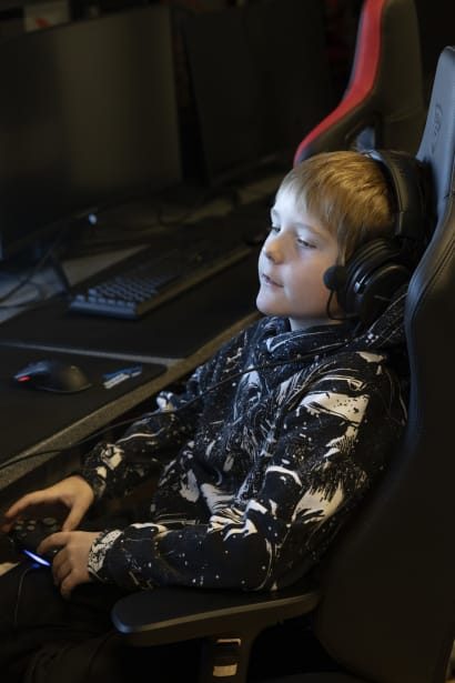 Noah begyndte at falde ud af skolen i første klasse. I dag er han ti år og har ikke været i skole i knap 17 måneder.