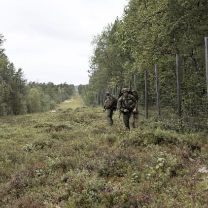 Om lidt går nordmændene til valg i skyggen af en stigende militarisering i det høje nord. Et lille arktisk samfund er blevet frontlinjen i den nye konfrontation mellem Rusland og Vesten