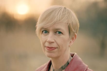 Lilian Munk Rösings vandring gennem Tove Ditlevsens værker er en fængslende, tankevækkende og musikalsk komposition, som i sig selv er en fornøjelse at læse.