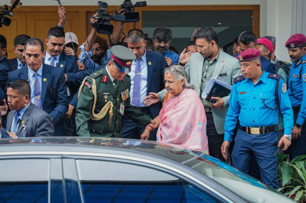 Den tidligere højesteretsdommer Sushila Karki er blevet indsat som Nepals midlertidige premierminister efter voldsomme demonstrationer fra unge nepalesere, der har været på gaden for at protestere mod korruption og stor social uretfærdighed.