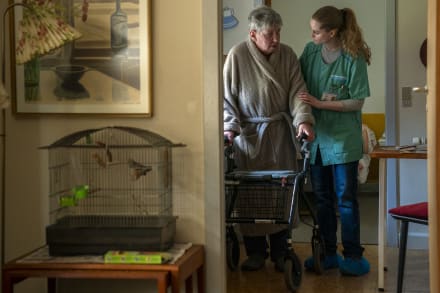 Danske instruktører har fået øjnene op for, hvor egnet hjemmeplejeerhvervet er til film- og tv-drama. Som Frelle Petersen med sin hyperrealistiske film ’Hjem kære hjem’.