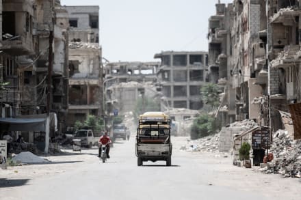 Palæstinensiske flygtninge er i sommer begyndt at vende tilbage til Yarmouk-flygtningenlejren ved Damaskus. Abdallah Al Dardari sporer et strejf af håb for udviklingen i det borgerkrigssmadrede land.