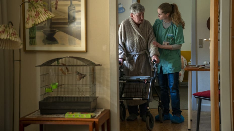 Danske instruktører har fået øjnene op for, hvor egnet hjemmeplejeerhvervet er til film- og tv-drama. Som Frelle Petersen med sin hyperrealistiske film ’Hjem kære hjem’.