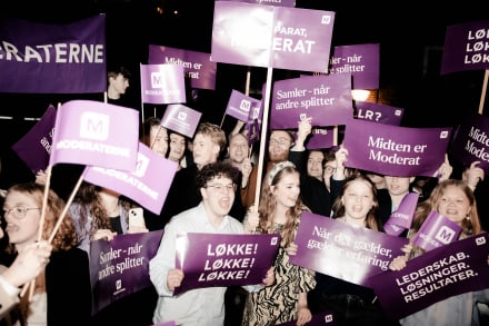 Moderaternes formand, Lars Løkke Rasmussen, bliver hyldet ved partiets fest om aftenen efter valget.