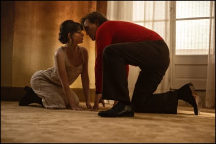 Maria Schneider (Anamaria Vartolomei) og Marlon Brando (Matt Dillon) under optagelserne til Bernardo Bertoluccis kontroversielle ’Sidste tango i Paris’ i Jessica Paluds film om Schneider, ’Historien om Maria’.