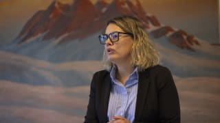 Naaja Nathanielsen overser de massive danske investeringer i Grønlands velfærdssamfund