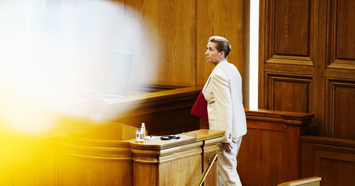 I en melodramatisk åbningstale gav statsministeren en opsang og hyldede det tavse flertal