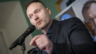 Klovnebussen har fået en lillebror – og en anhænger