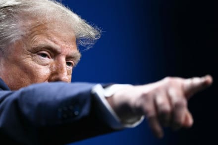 Donald Trump har sat en række transnationale bander på USA’s terrorliste og sendt mindst syv militærskibe, en ubåd og ti F-35-fly til Caribien, officielt for at bekæmpe strømmen af narkosmugling.