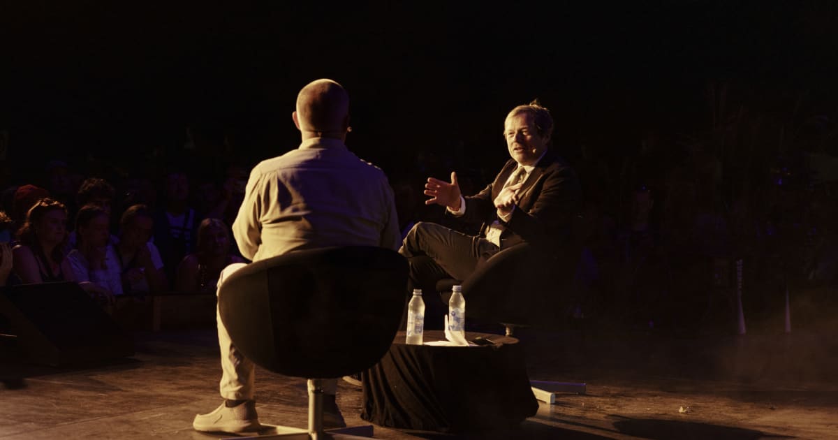 En sidste dans: Lykkeberg og Corydon afslutter deres podcastrejse på Roskilde Festival