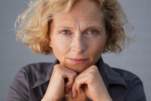 Matilde Kimer formår at gøre krigens mennesker levende og nærværende.