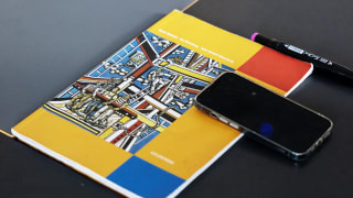 Børn har brug for beskyttelse mod sociale medier, længe før de selv kan logge ind