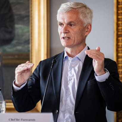 Fredag formiddag sagde FE’s chef Thomas Ahrenkiel på et pressemøde ved Kastellet i København, at Rusland i øjeblikket fører »en hybridkrig mod Danmark og Vesten«, og at »Rusland vil have os til at tro, at der er en overhængende fare for krig«.