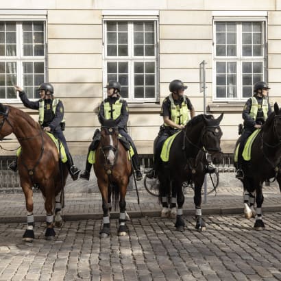 Sikkerhedsopbuddet er stort i anledning af EU-topmødet i denne uge i København. Det er statsminister Mette Frederiksens (S) håb, at EU-landene på topmødet kan samle sig om et konceptpapir fra EU-Kommissionen, der skal skabe rammen for oprustningen i Europa frem mod 2030.