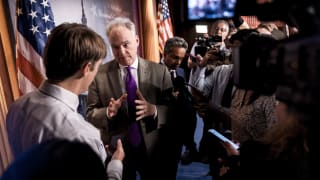 Var nedlukningen et fejltrin? Otte demokratiske senatorer knækker under pres fra Trump